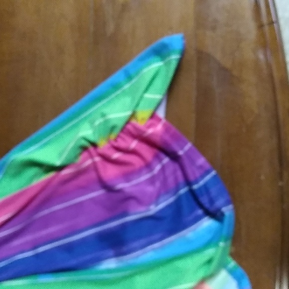 2 Rouge Collection bright tops - Picture 5 of 13